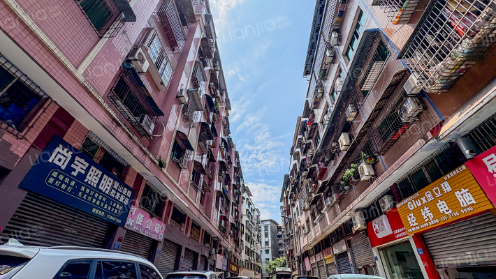 新渝大厦外景图