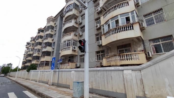 一中教师宿舍楼外景图