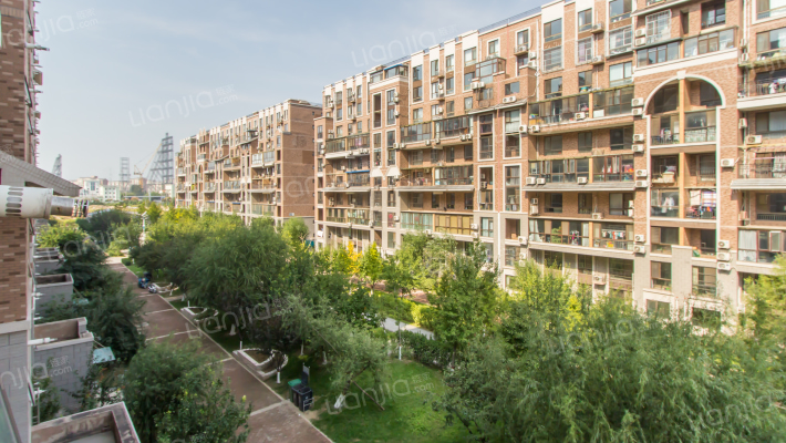 原香小镇一区外景图