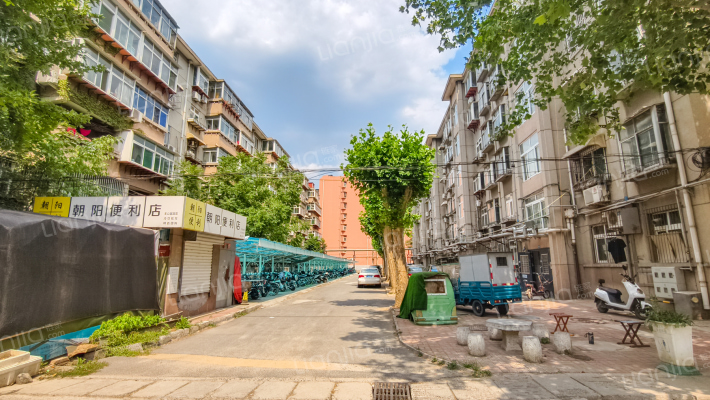 济钢新村南区和东区外景图