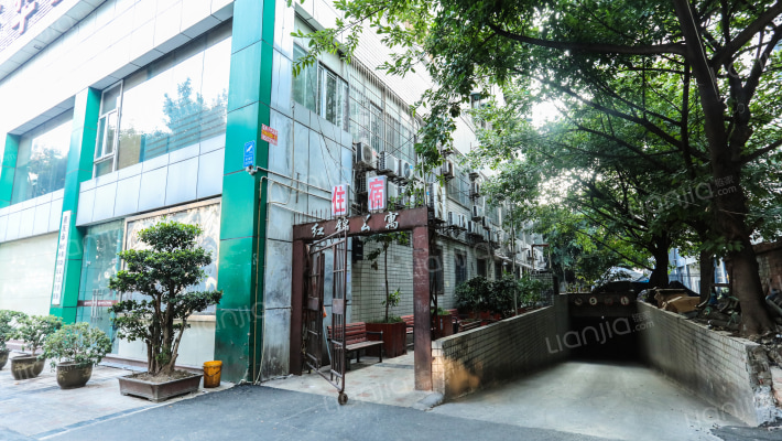 红锦公寓外景图