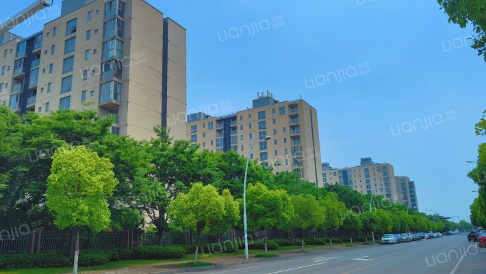 裕沁湖畔庭西区外景图