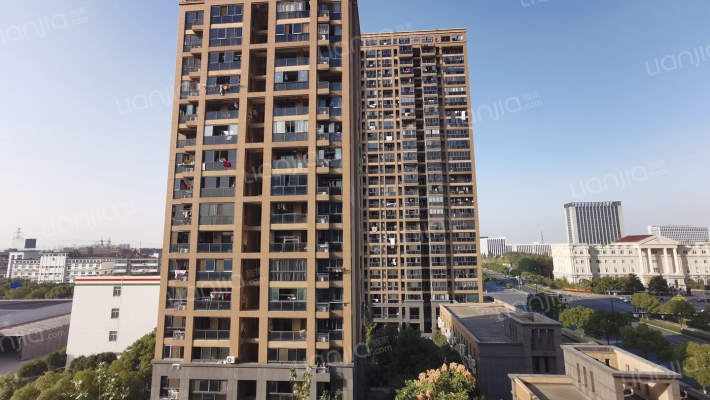 五洋东湖春天外景图