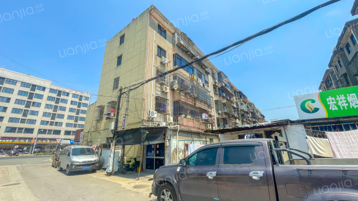 庙后张新村外景图