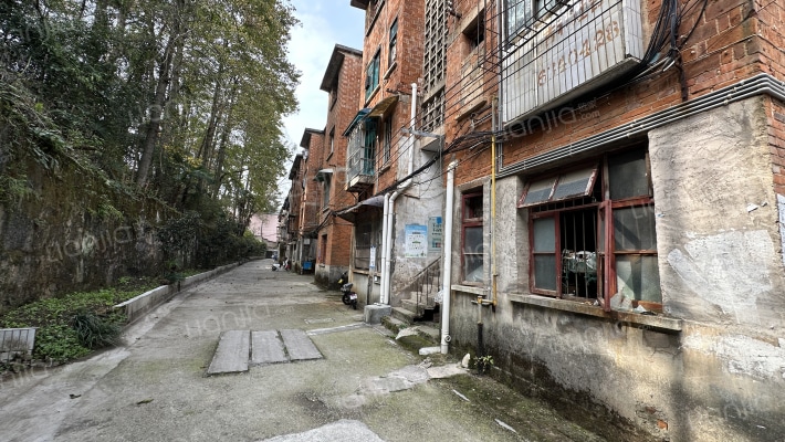 乌当中学宿舍外景图