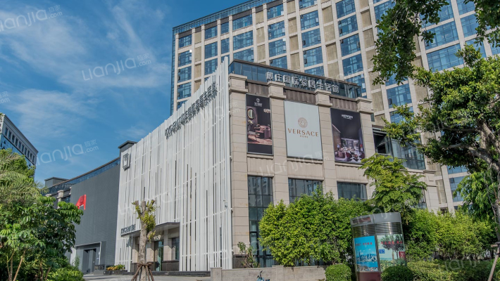 万华中心外景图