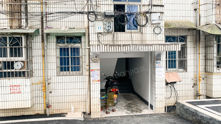 长沙县人民法院宿舍外景图