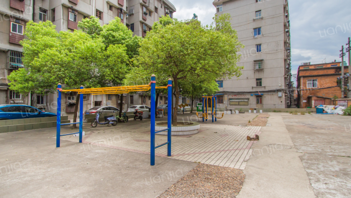 南搪宿舍外景图