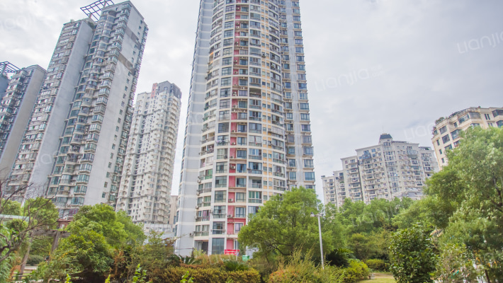 柏林爱乐小区外景图