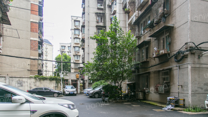 钉丝小区外景图