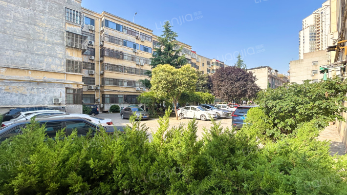 秦始皇陵小区外景图