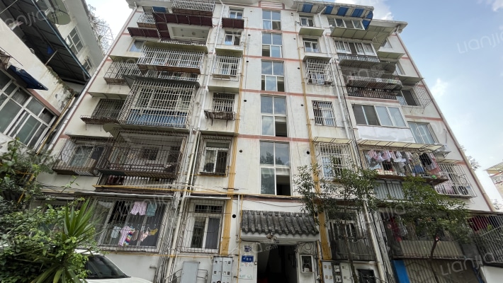 都江堰市司法局家属区住宅楼外景图