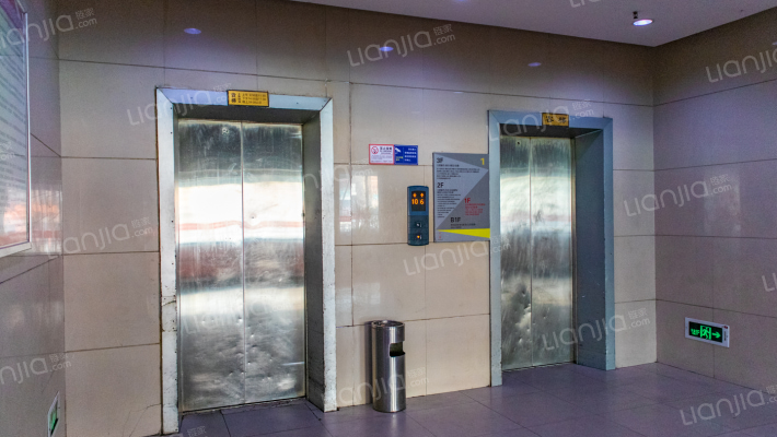 百年德化风情购物公园外景图