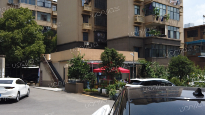 烟批宿舍外景图