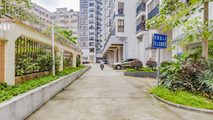 东方锦华里外景图