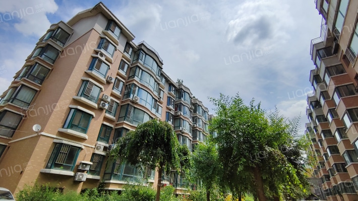 晋斯华庭外景图