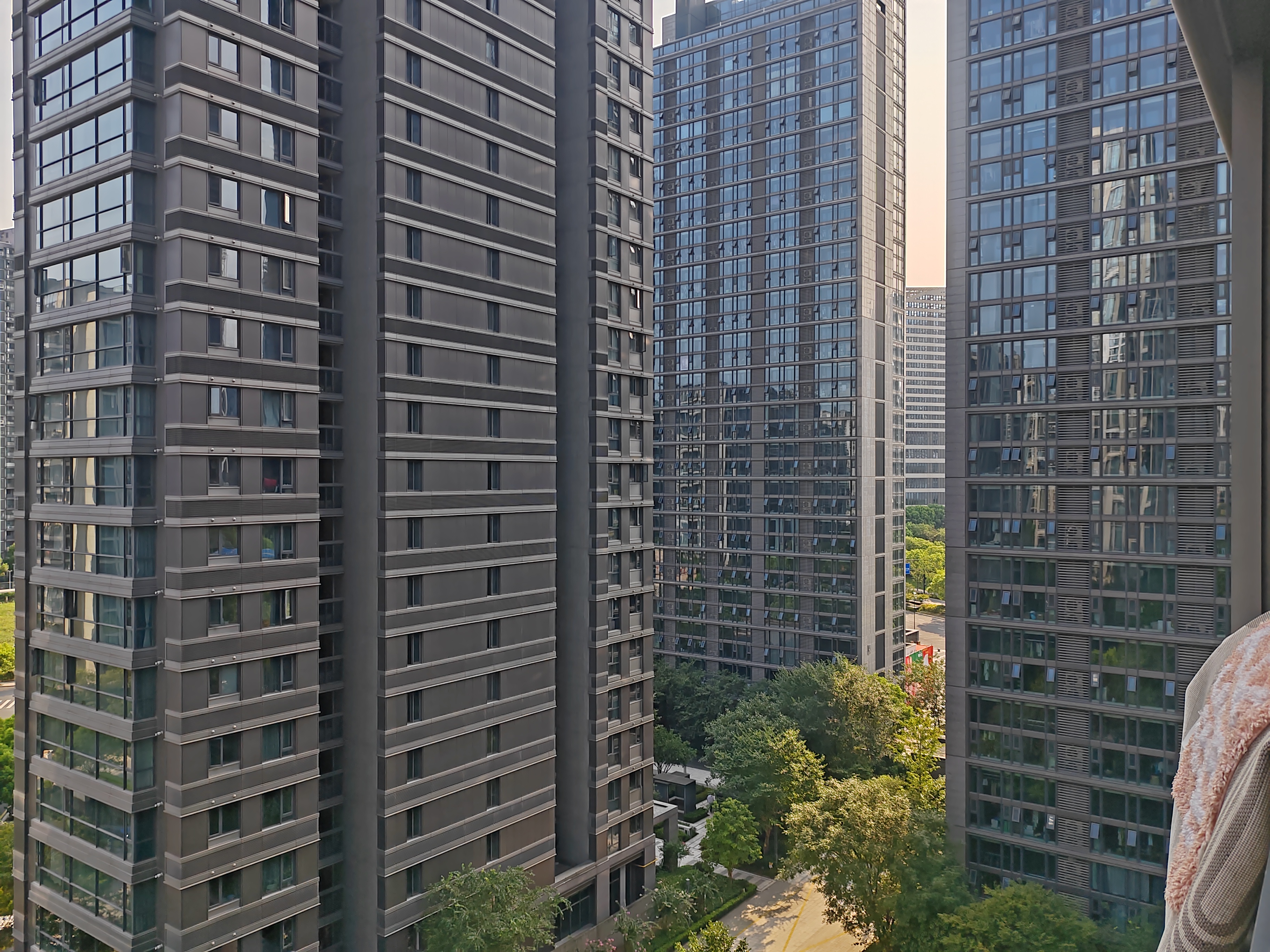 都会山小区实景 3