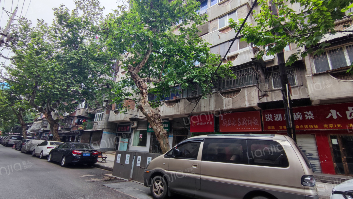 石油庭院外景图