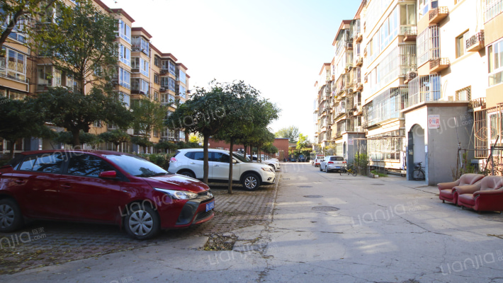 石油宿舍外景图