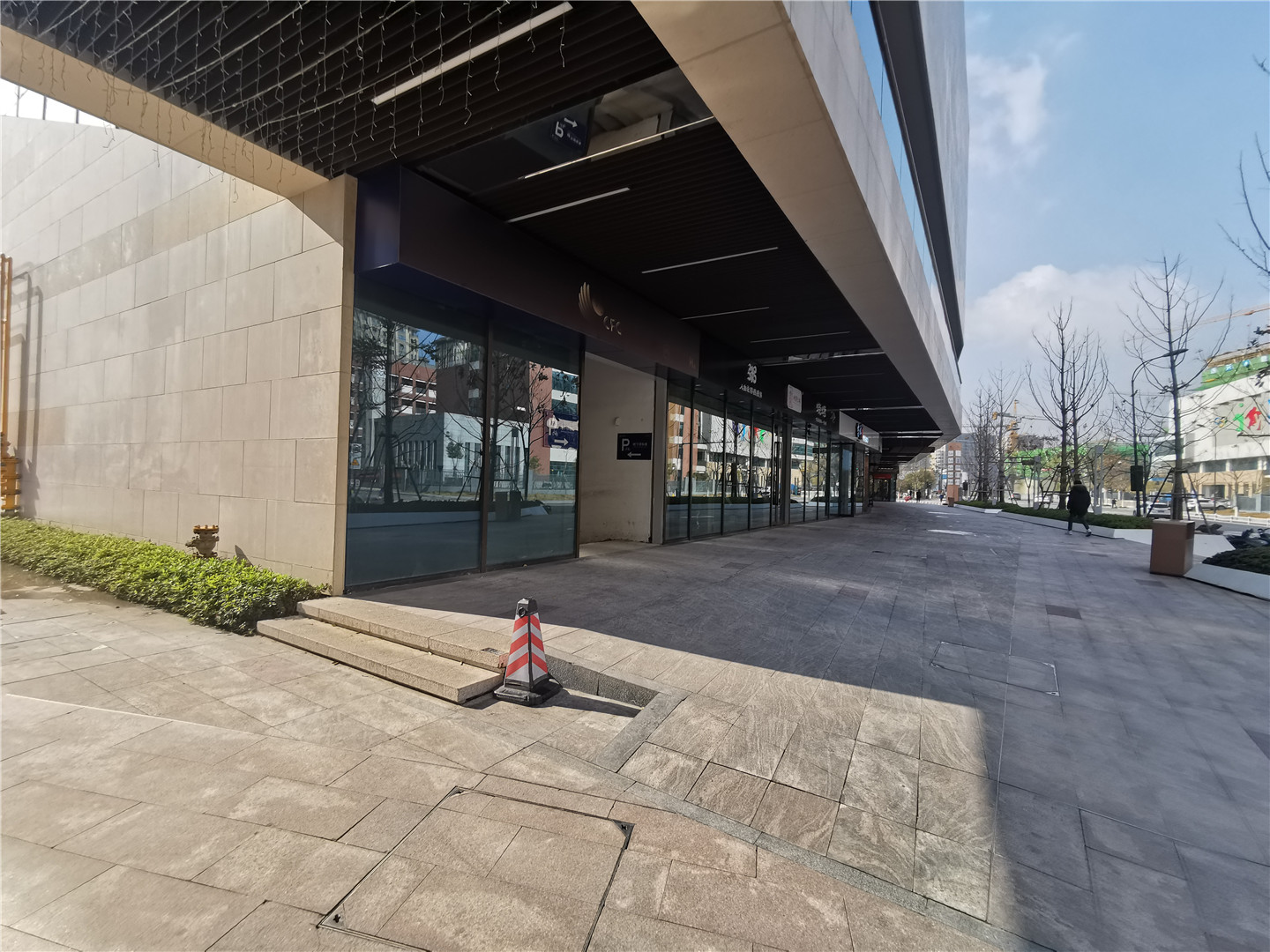 Hua Ce Center compound photo 15