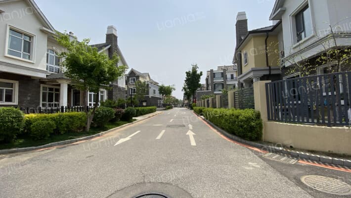 中旅蓝爵外景图