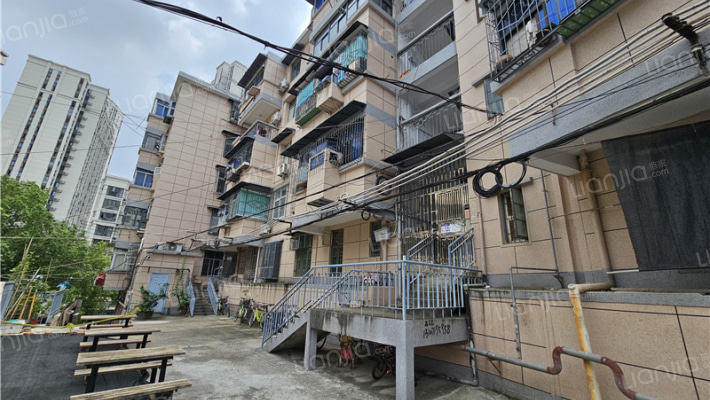 黄鹂路48号外景图