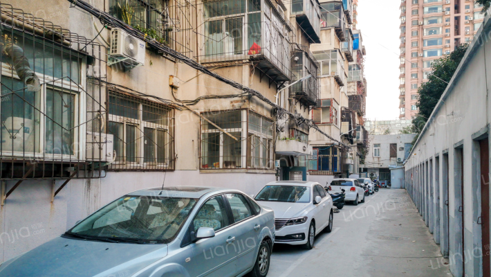 经三路23号院外景图