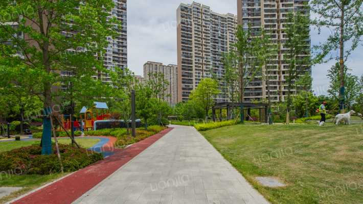 百里峯景外景图