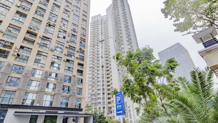 君临国际外景图