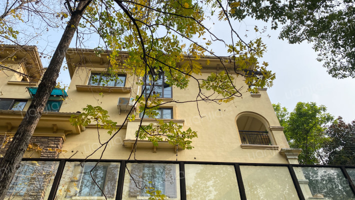 东原香山外景图