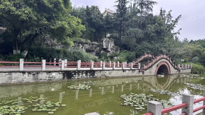 蜀风花园城外景图