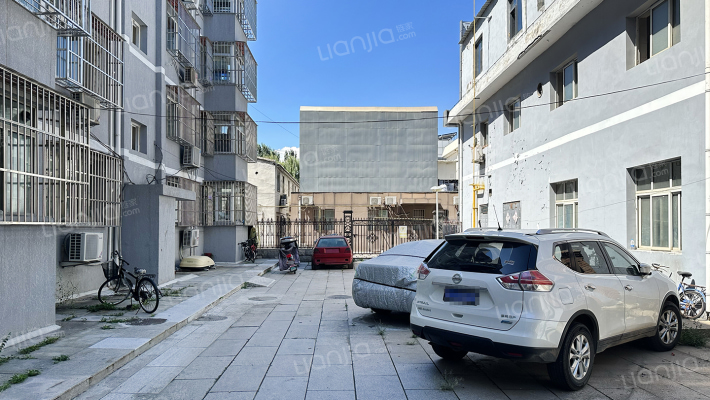 体育场宿舍外景图