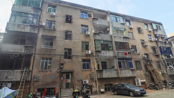 建设银行宿舍外景图