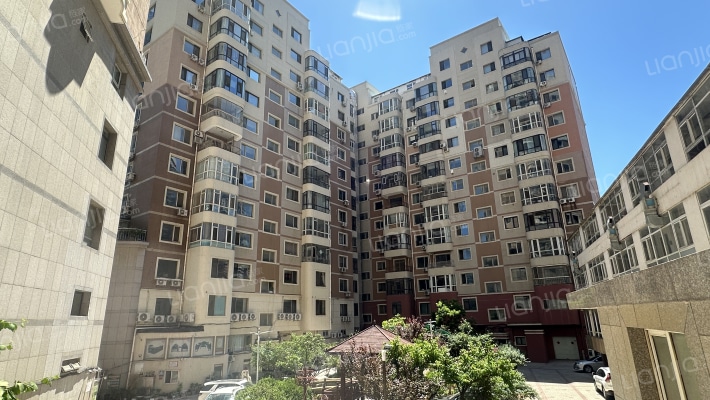 四海一家外景图