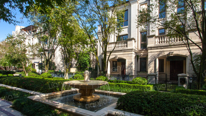 融创爱丽舍庄园外景图