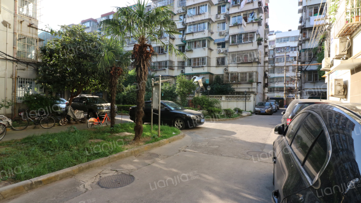 银通公寓外景图