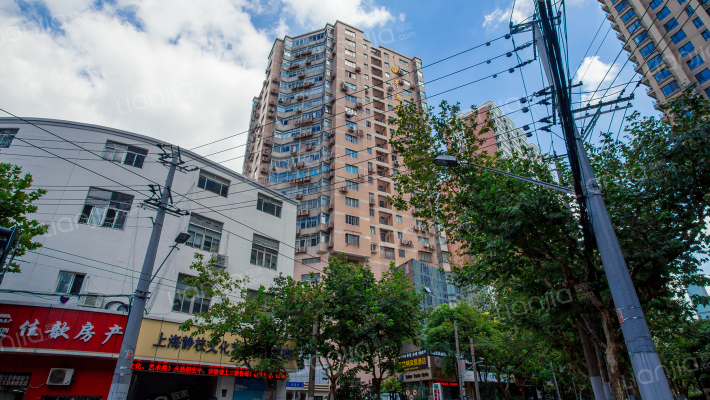 华通大厦外景图