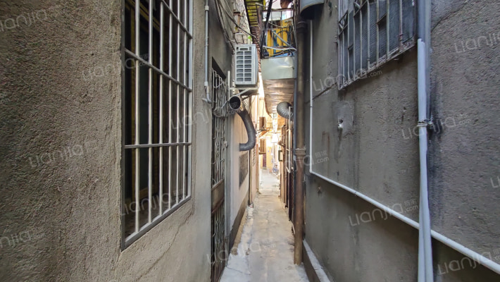 小走马路外景图