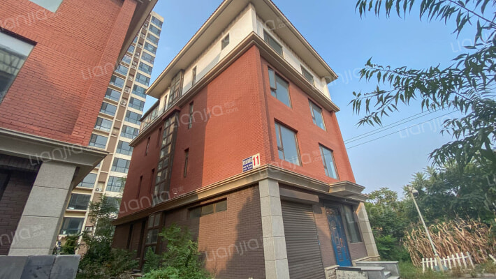 游龙逸海庭院外景图