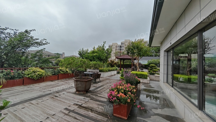 髙山·御花園外景图