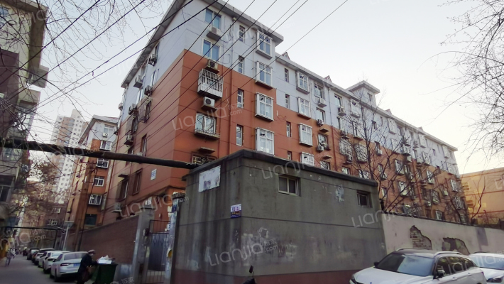 38中宿舍外景图