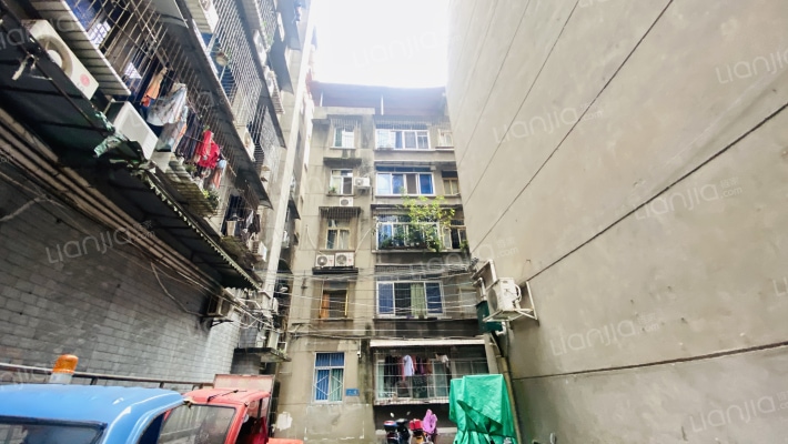 人大宿舍外景图