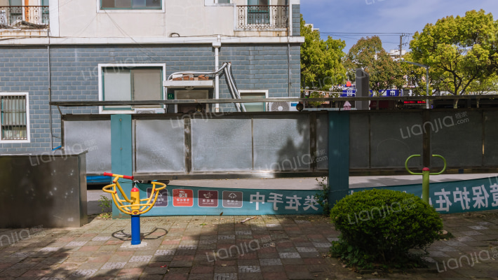 龚华公寓外景图