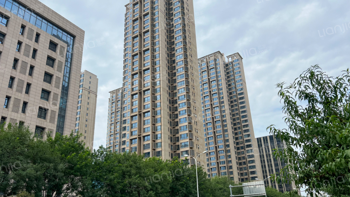 中铁建青秀城外景图