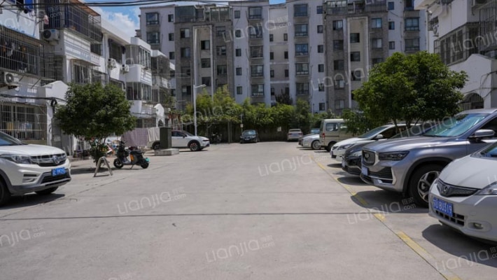 万鸿公寓外景图