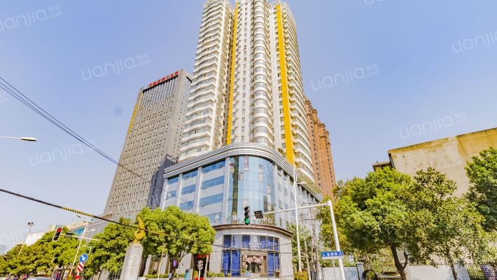 中建大厦外景图