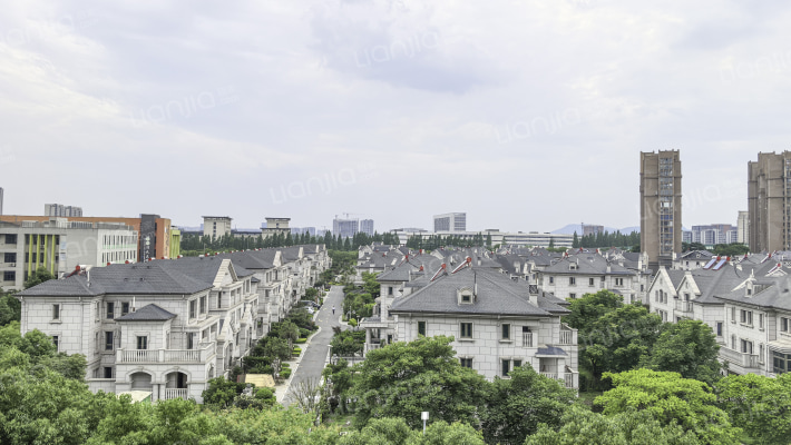 帝景观云外景图