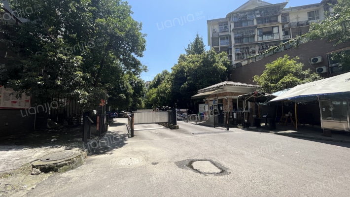 梨苑小区外景图