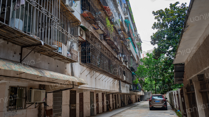 土畜宿舍外景图