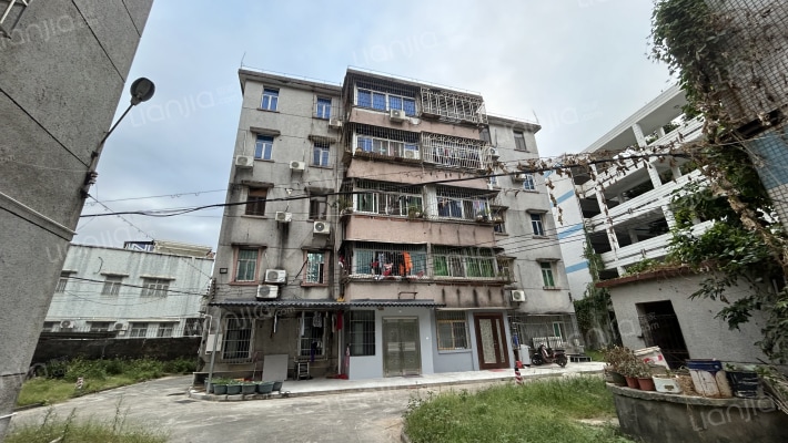 唐家中学大院外景图